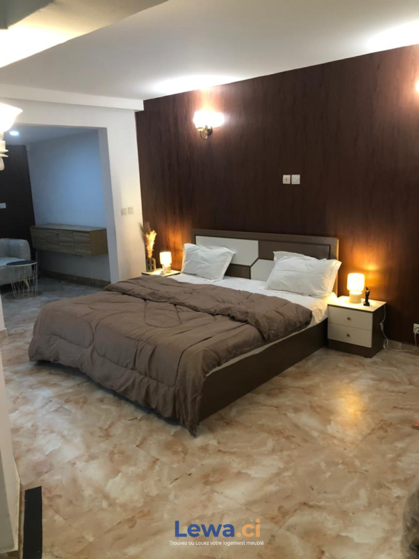 Belle suite disponible à marcory Zone 4 piscine et jacuzzi