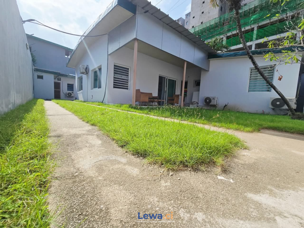 Villa Meublée Haut Standing 4 pièces – Marcory Zo