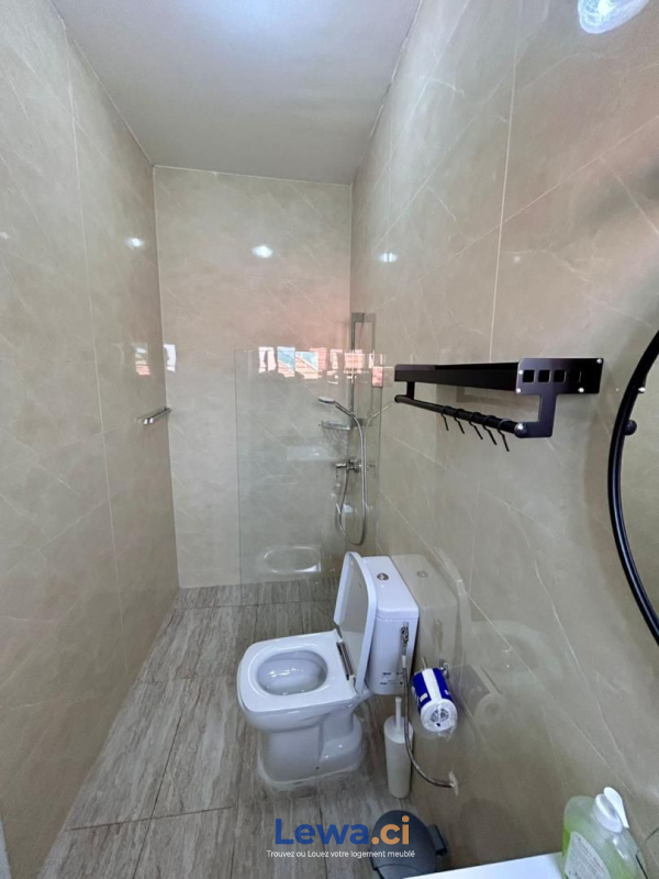 studio meublé le luxe à petit prix15K 24h disponible abidjan